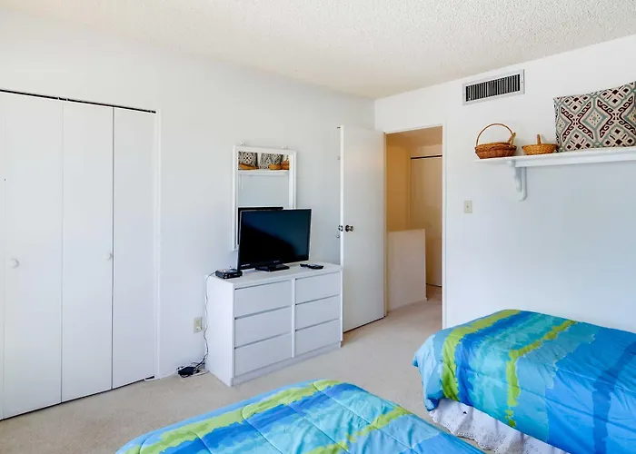 Pool Access! Pet-friendly Snowbird Retreat In