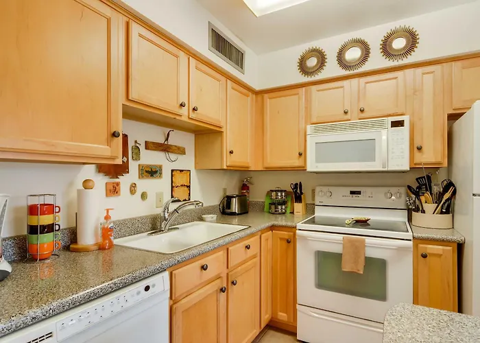 Pool Access! Pet-friendly Snowbird Retreat In
