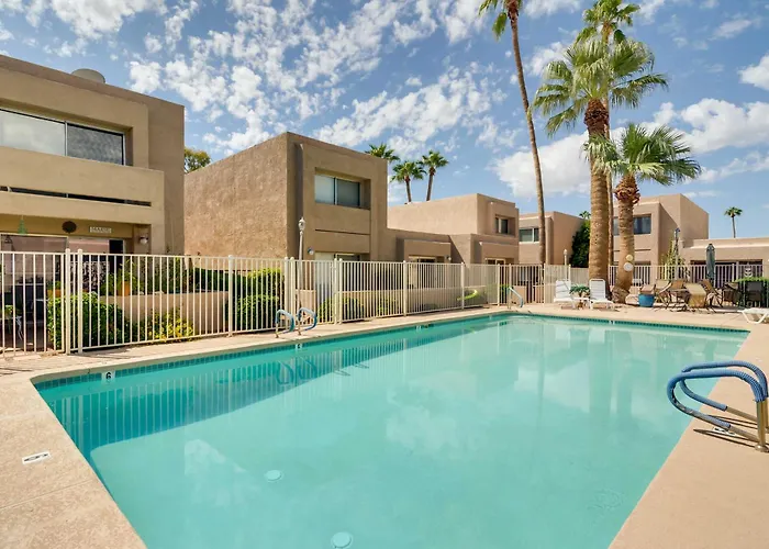 Pool Access! Pet-friendly Snowbird Retreat In Holiday home *