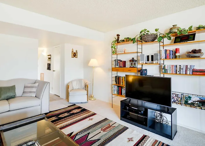 Holiday home Pool Access! Pet-friendly Snowbird Retreat In